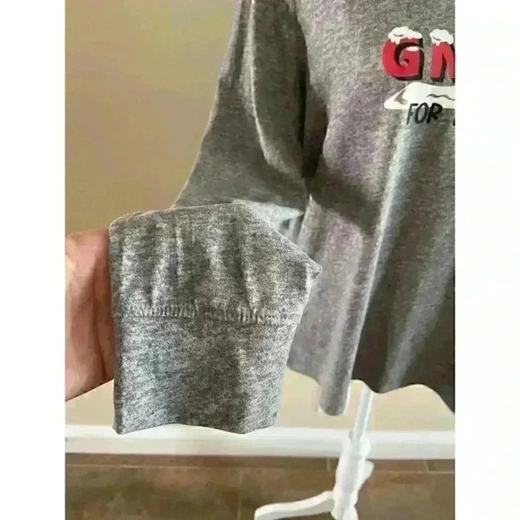 SECRET TREASURES - H. Grey "Gnome for Holidays" LS Tee - Picture 4 of 5